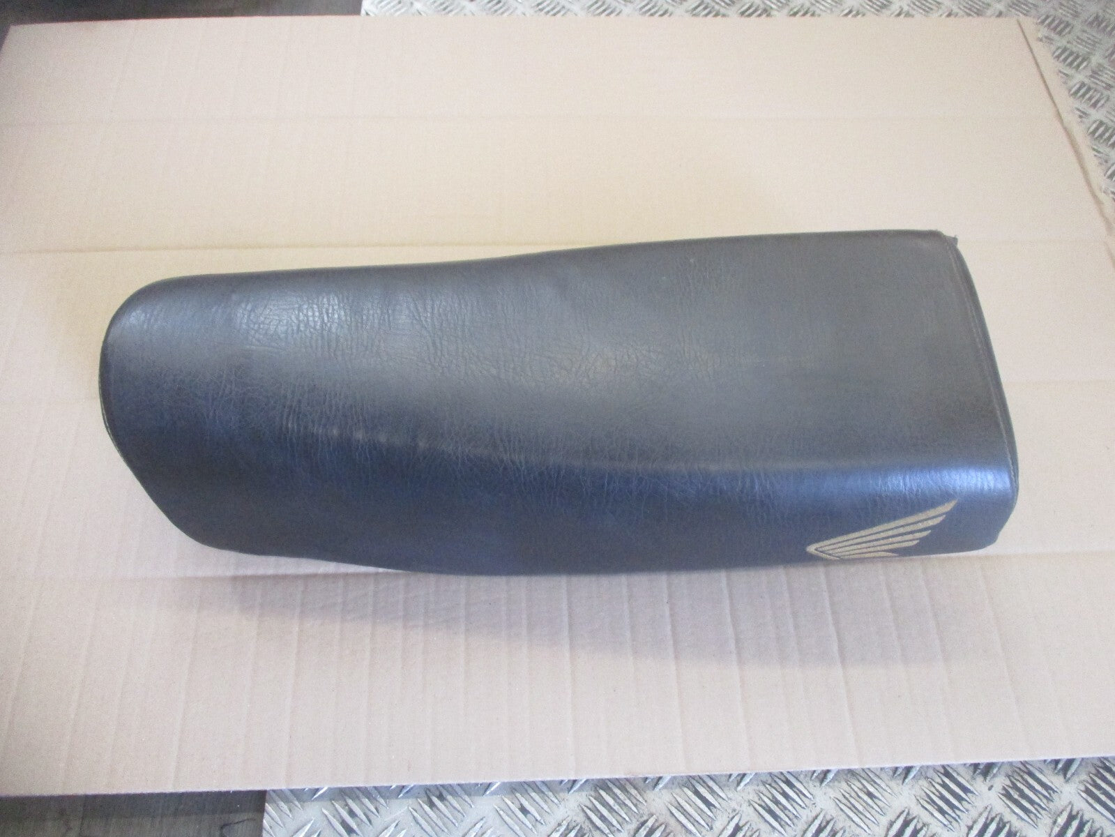 Selle pour Honda 125 XLR - JD04