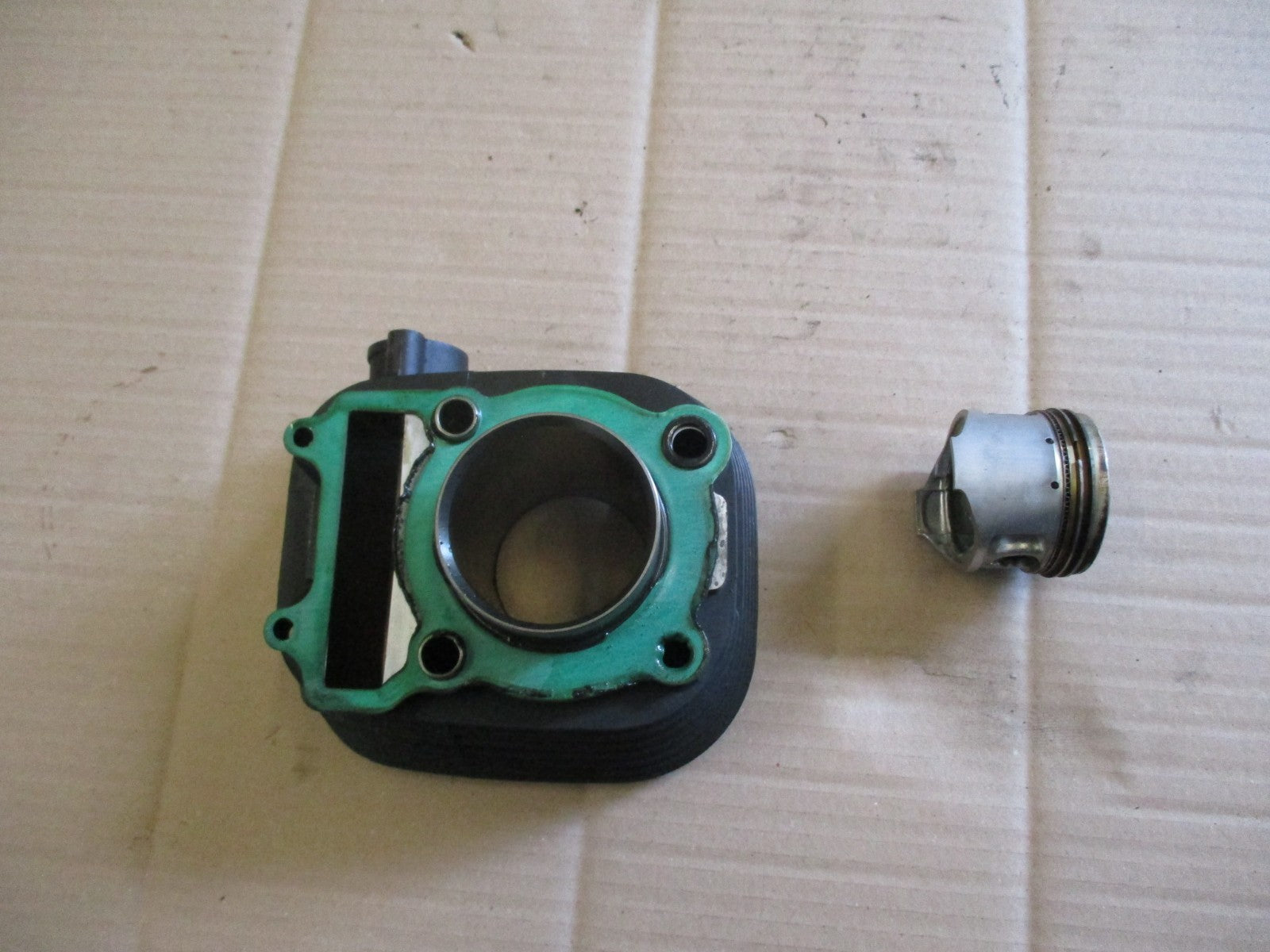 Cylindre / piston pour Yamaha 125 SR - 10F