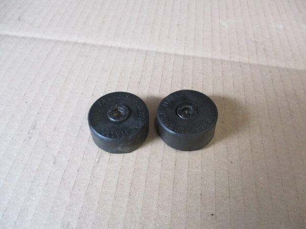 Caoutchouc de réservoir + vis pour Aprilia 125 Tuareg