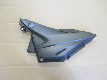 Cache latéral gauche gris pour Honda 125 CBF - JC40A