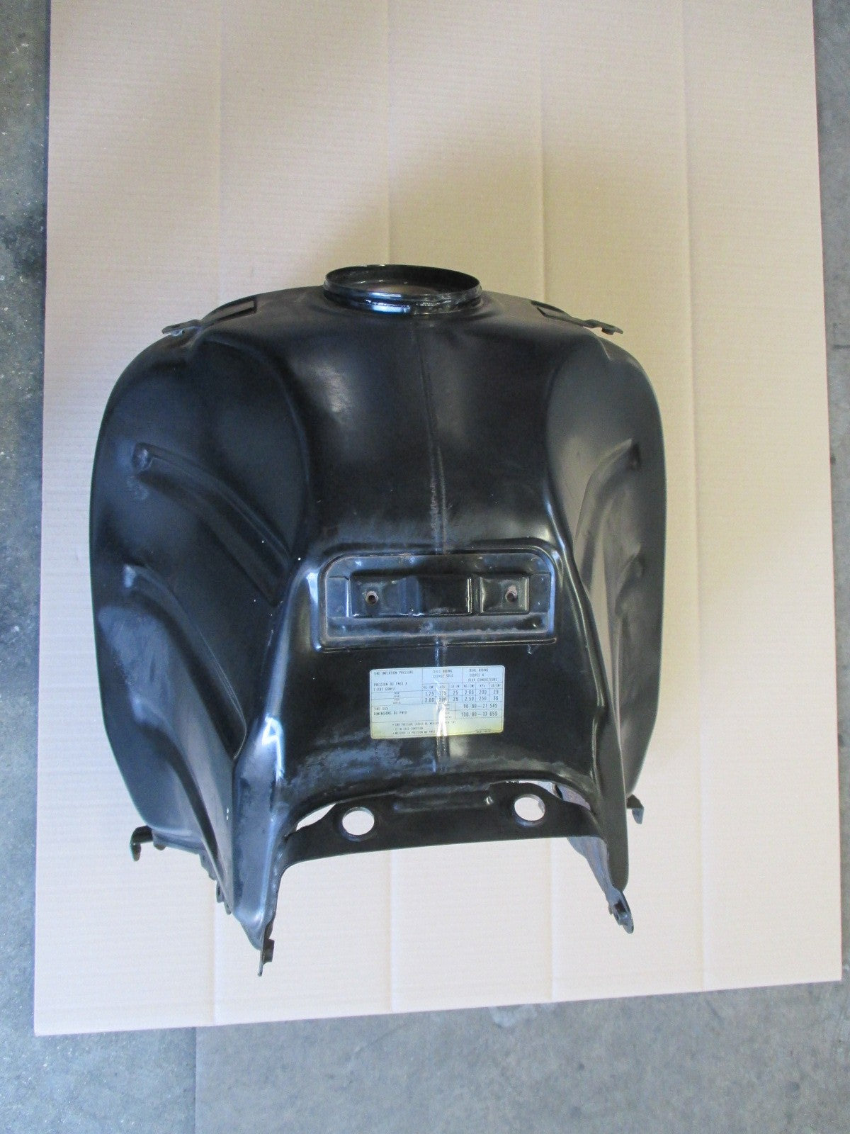 Réservoir essence pour Suzuki 800 DR - SR43A