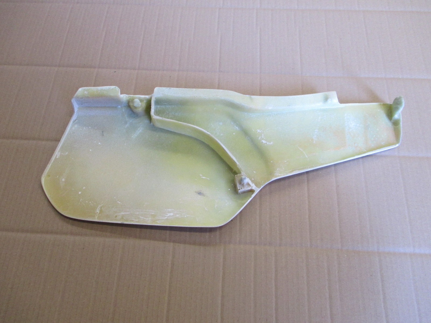Cache latéral gauche NEUF pour Yamaha 600 Ténéré - 1VJ