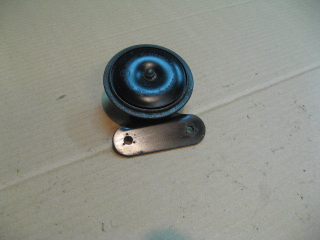 Klaxon pour Suzuki 650 DR RS SE - SP42A - SP43A
