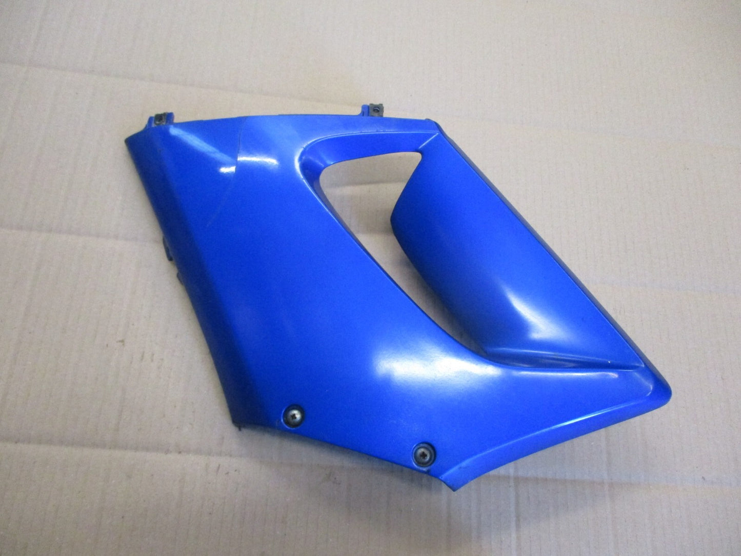 Flanc de carénage droit pour Honda 125 CBR - JC34