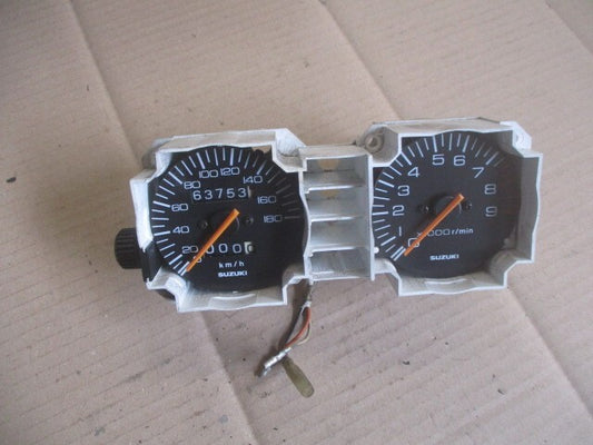Bloc compteur compte tours 63753 kms pour Suzuki 750 DR - 800 DR - SR41A - SR42A