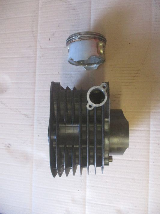 Cylindre / piston pour Suzuki 600 DR - SN41A
