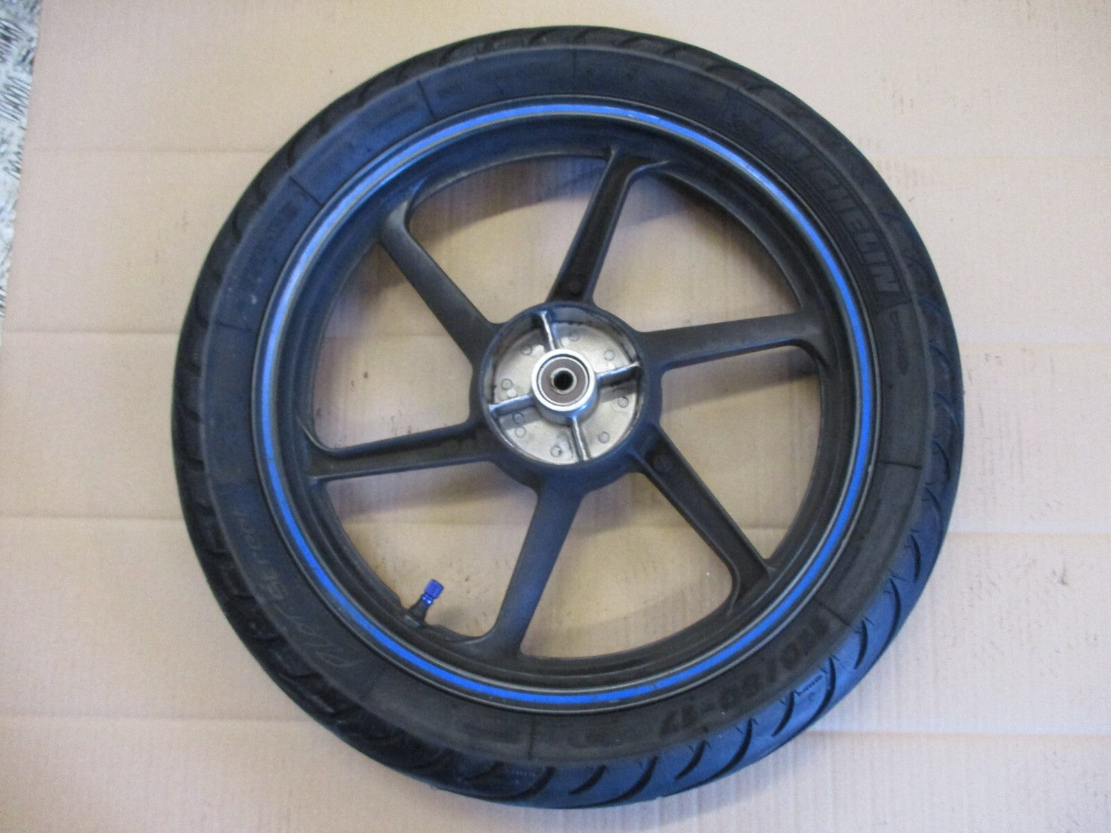 Roue avant et arrière avec pneu bon état pour Honda 125 CBR - JC34