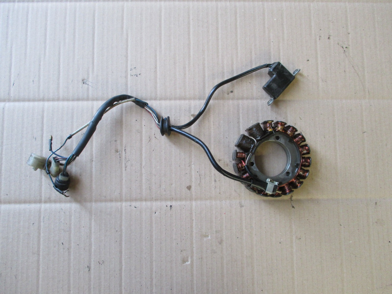 Stator d'allumage Yamaha 600 XTK - 3TB - se monte sur Ténéré et XTZ (1VJ - 3AJ)