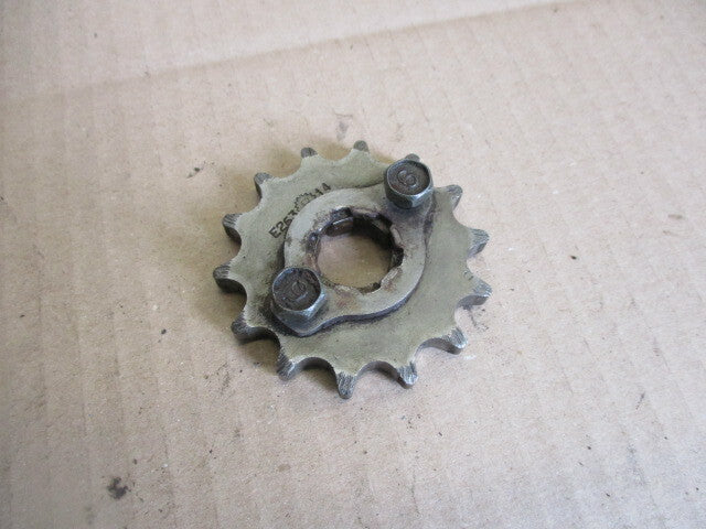 Pignon sortie de boite pour Yamaha 125 SR - 10F
