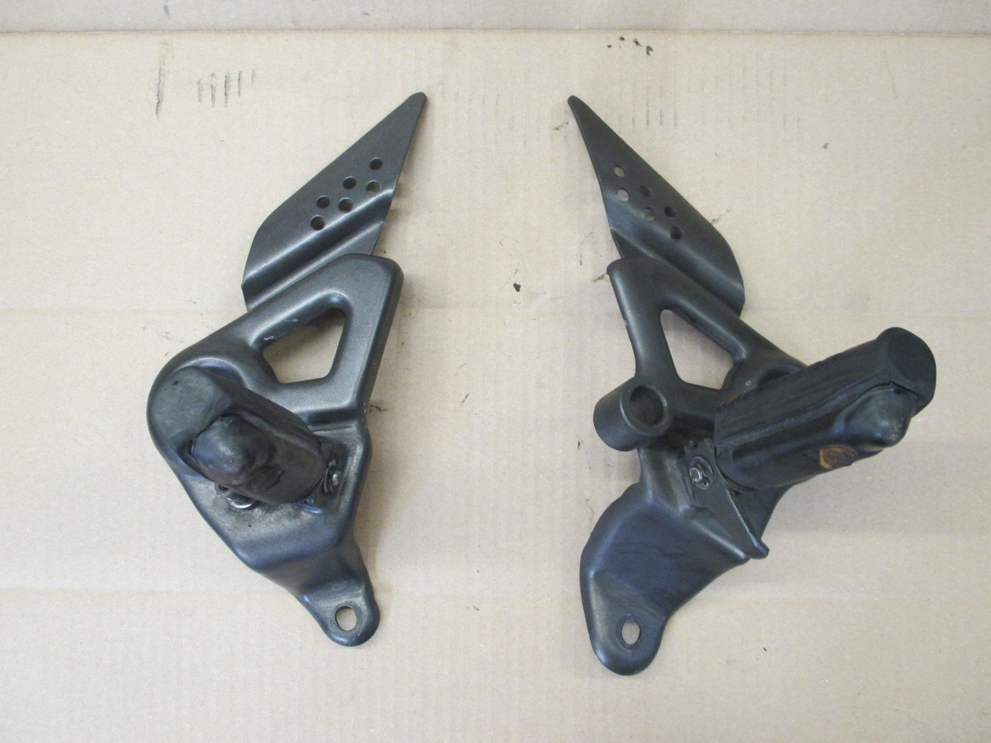 Platines cales pieds avant pour Honda 125 CBF - JC40A
