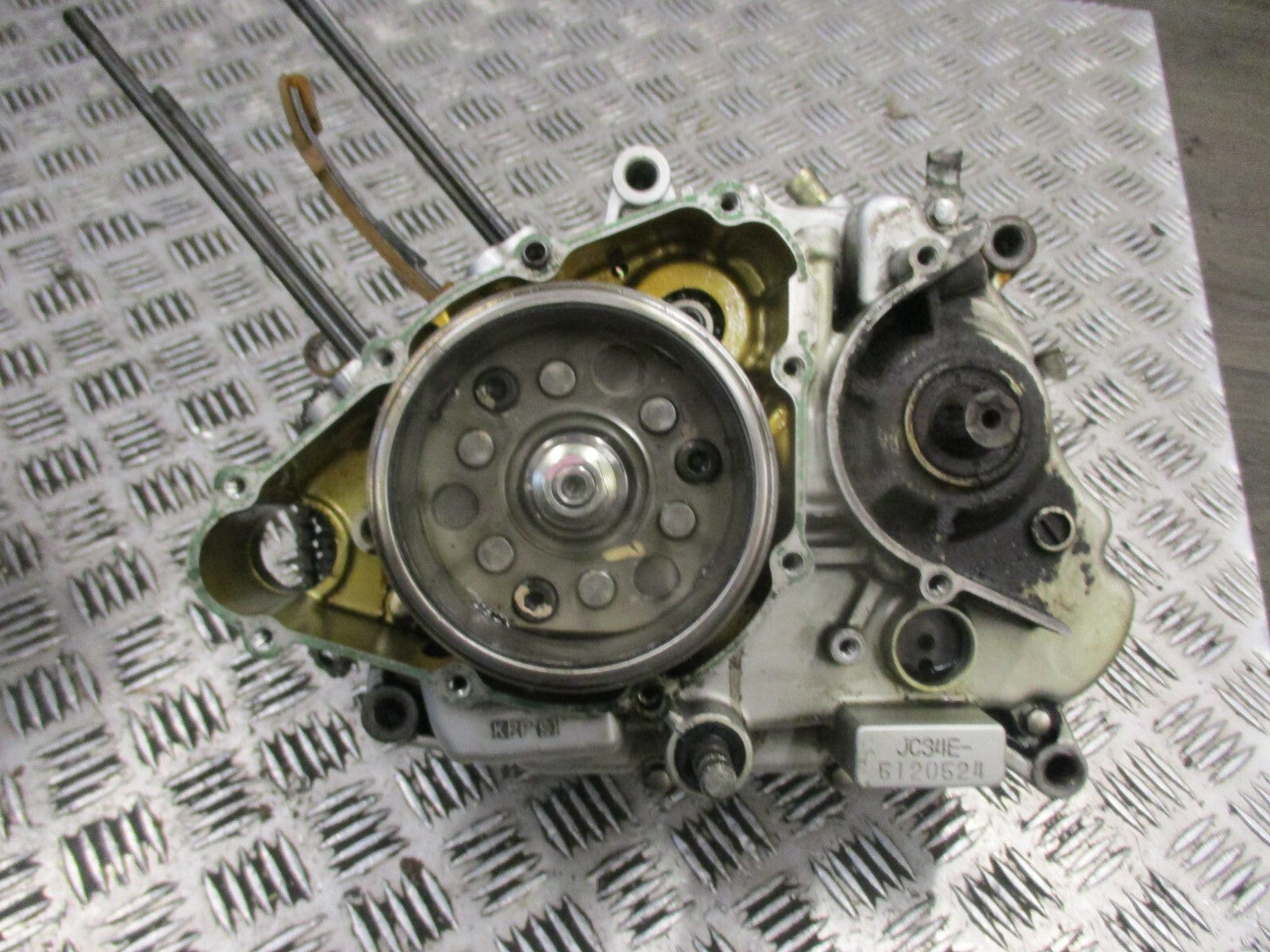 Bas moteur pour Honda 125 CBR - JC34