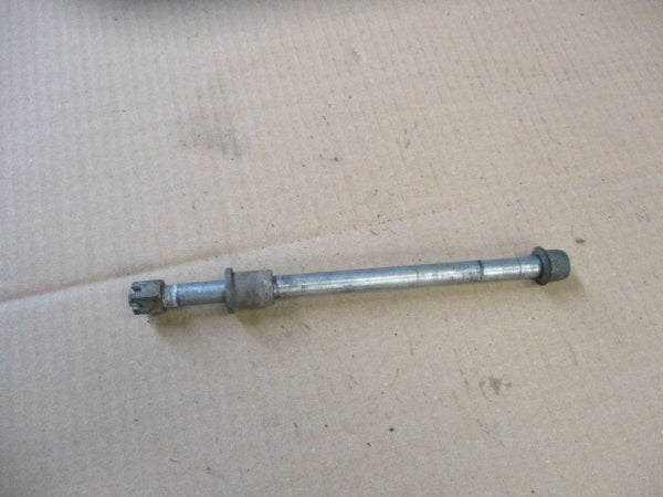Axe de roue avant pour Suzuki 125 DR - SF41A