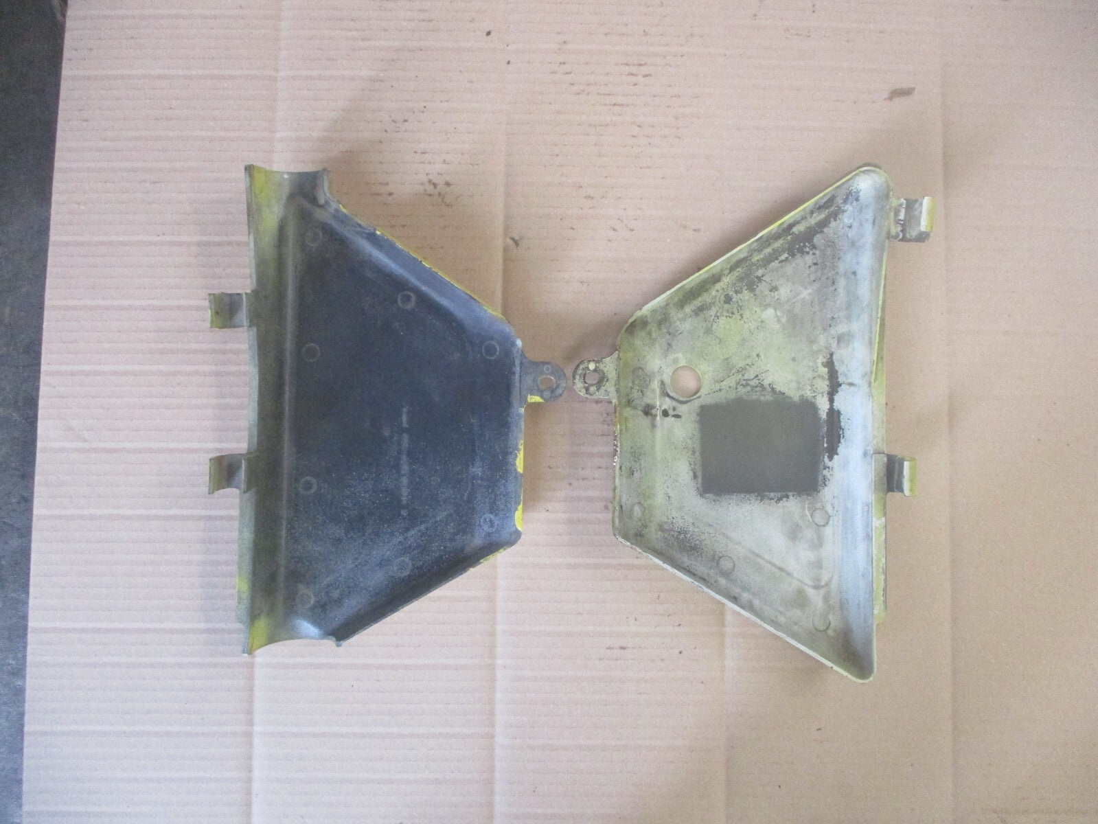 Caches latéraux pour Suzuki 125 TS B - 1979
