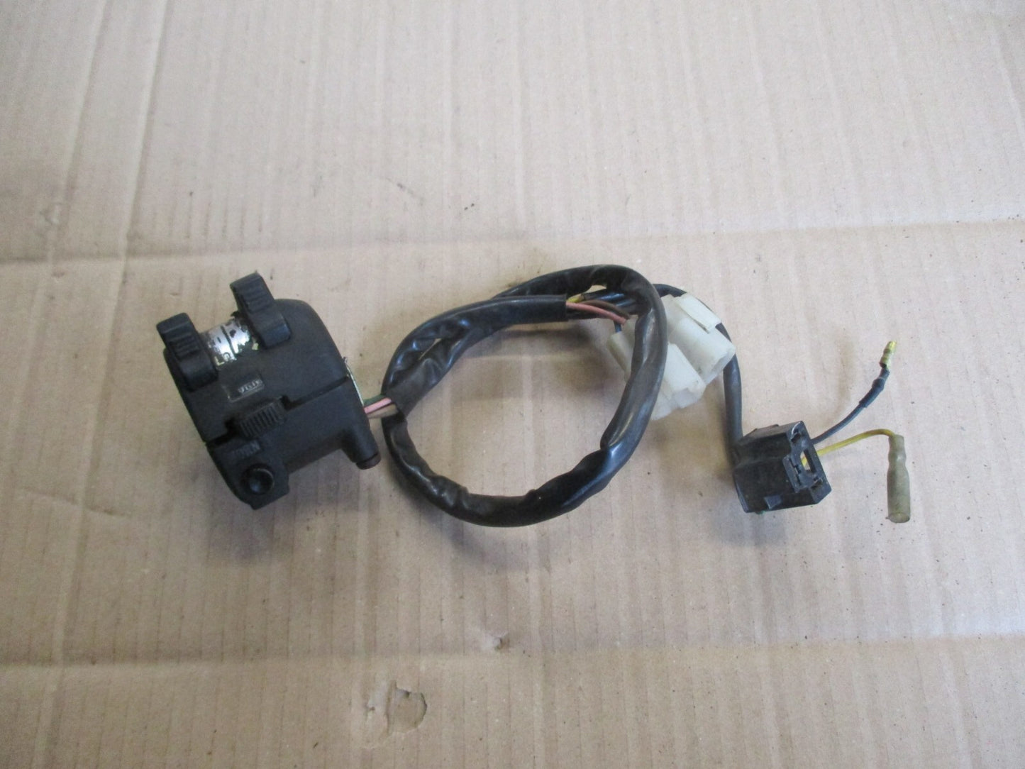 Commodo gauche pour Yamaha 600 XT Ténéré - 34L - 43F - 55W - 1VJ - 2KF