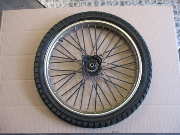 Roue avant avec pneu très peu roulé pour Suzuki 125 DR - SF43B