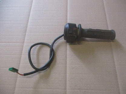 Poignée d'accélérateur + cocotte droite pour Suzuki 125 GT