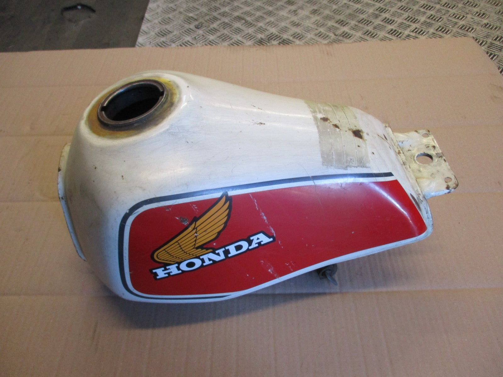 Réservoir pour Honda 125 XLR - JD04