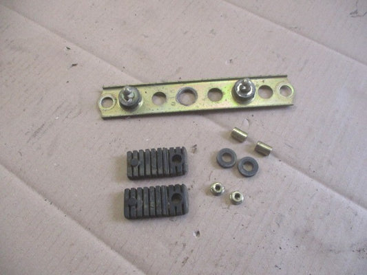 Pions de verrouillage de selle  + fixation sangle pour Suzuki 125 TSX - SF13A