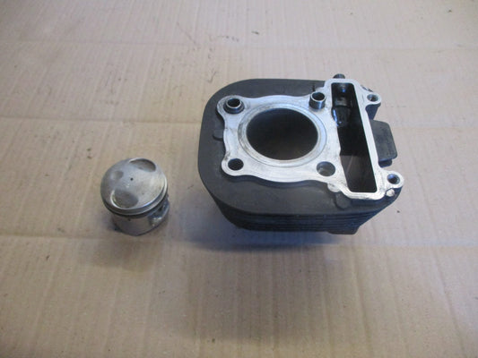 Cylindre / piston pour Yamaha  125 TW - DE01 - DE054