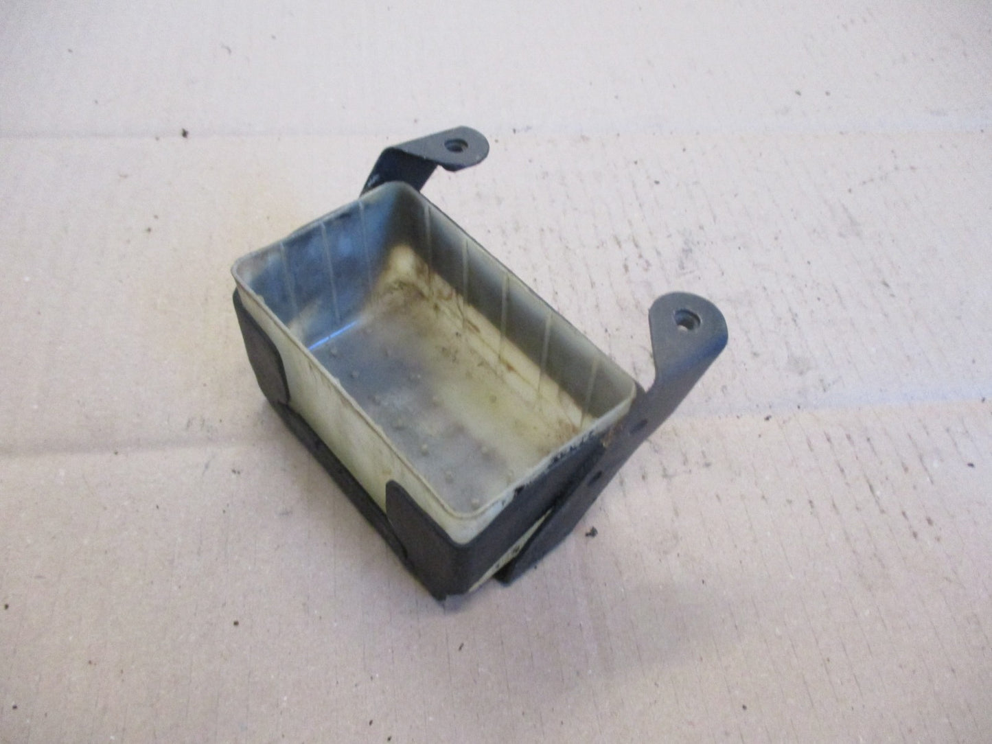 Support batterie + bac pour Honda 125 CBT - CB125T - 125 Twin