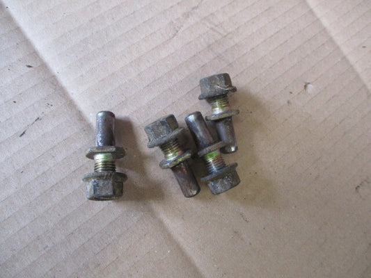 Pions de fixation couronne pour Honda 125 CM - JC05