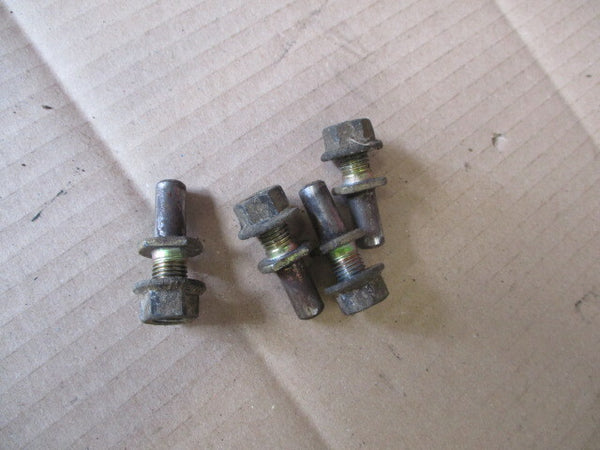 Pions de fixation couronne pour Honda 125 CM - JC05