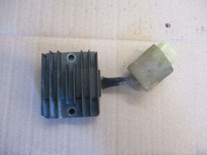 Régulateur SH590B-11 pour Honda 125 CM - JC05