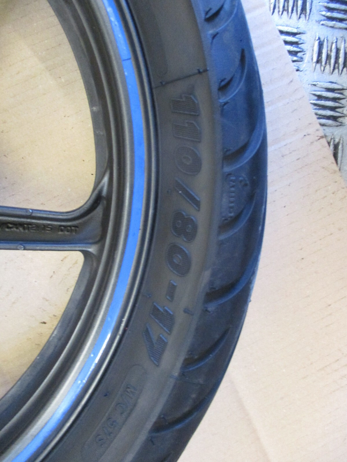 Roue avant et arrière avec pneu bon état pour Honda 125 CBR - JC34