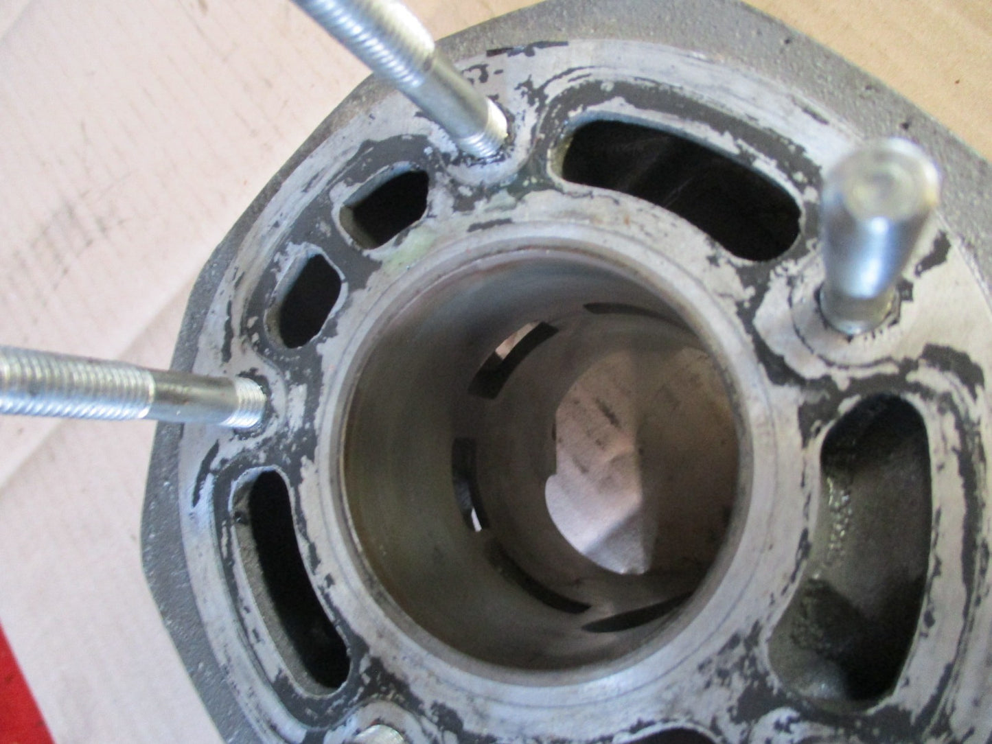 Cylindre 57.00 mm, bon état, prêt à monter, pour Yamaha 125 TZR - 2RL
