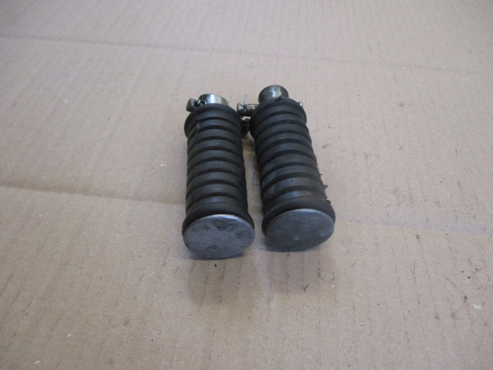 Cales pieds arrière pour Yamaha 50 DT MX - 1RE