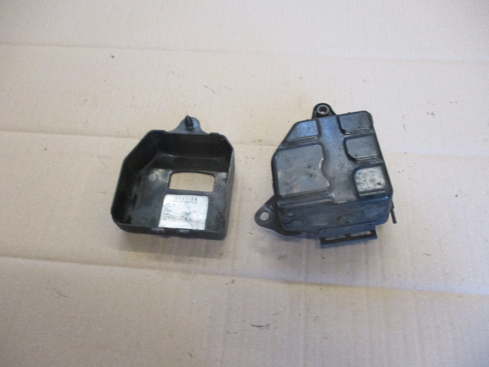 Support batterie + cache pour Honda 125 XLS - XR