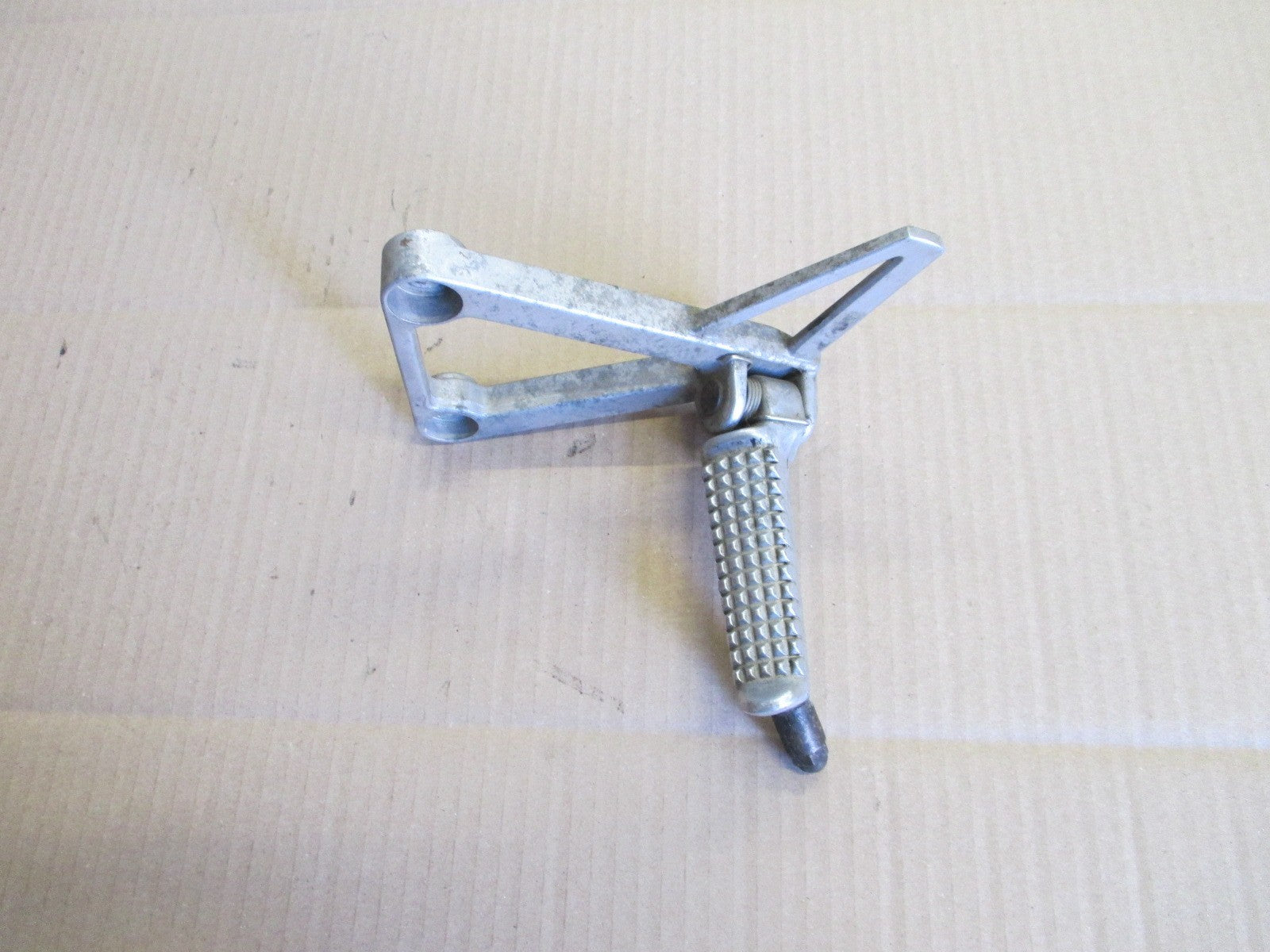 Platine cale pied avant gauche pour Honda 750 VFR - RC24