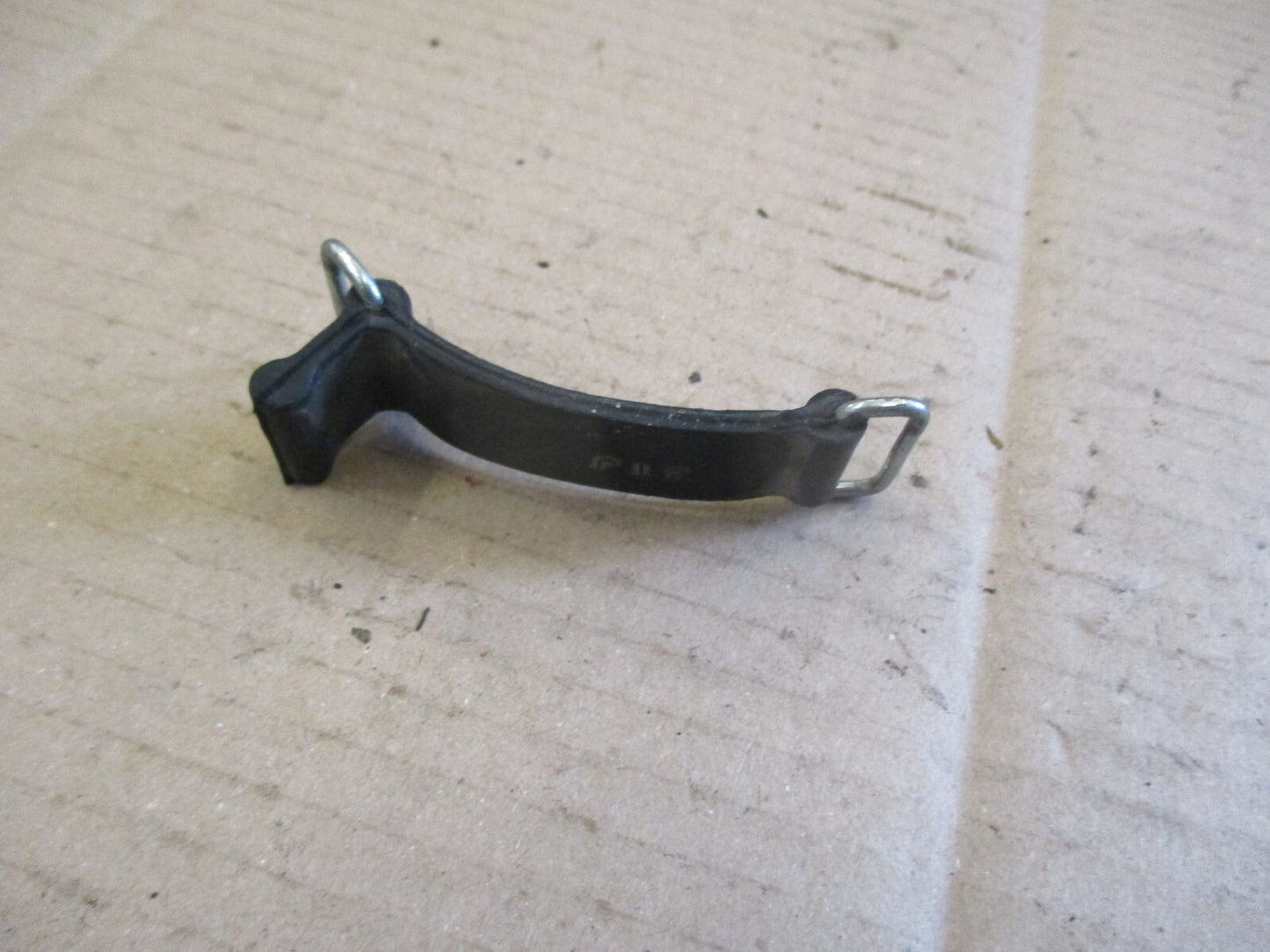 Sangle de fixation pochette outils pour Yamaha 125 TZR - 2RL