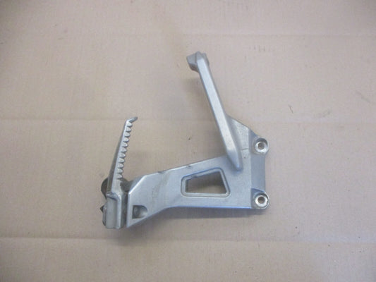 Platine cale pied arrière droite pour Honda 750 VFR - RC24