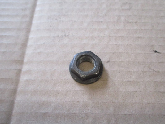 Ecrou de kick pour Yamaha 125 YBR - RE031 - RE051