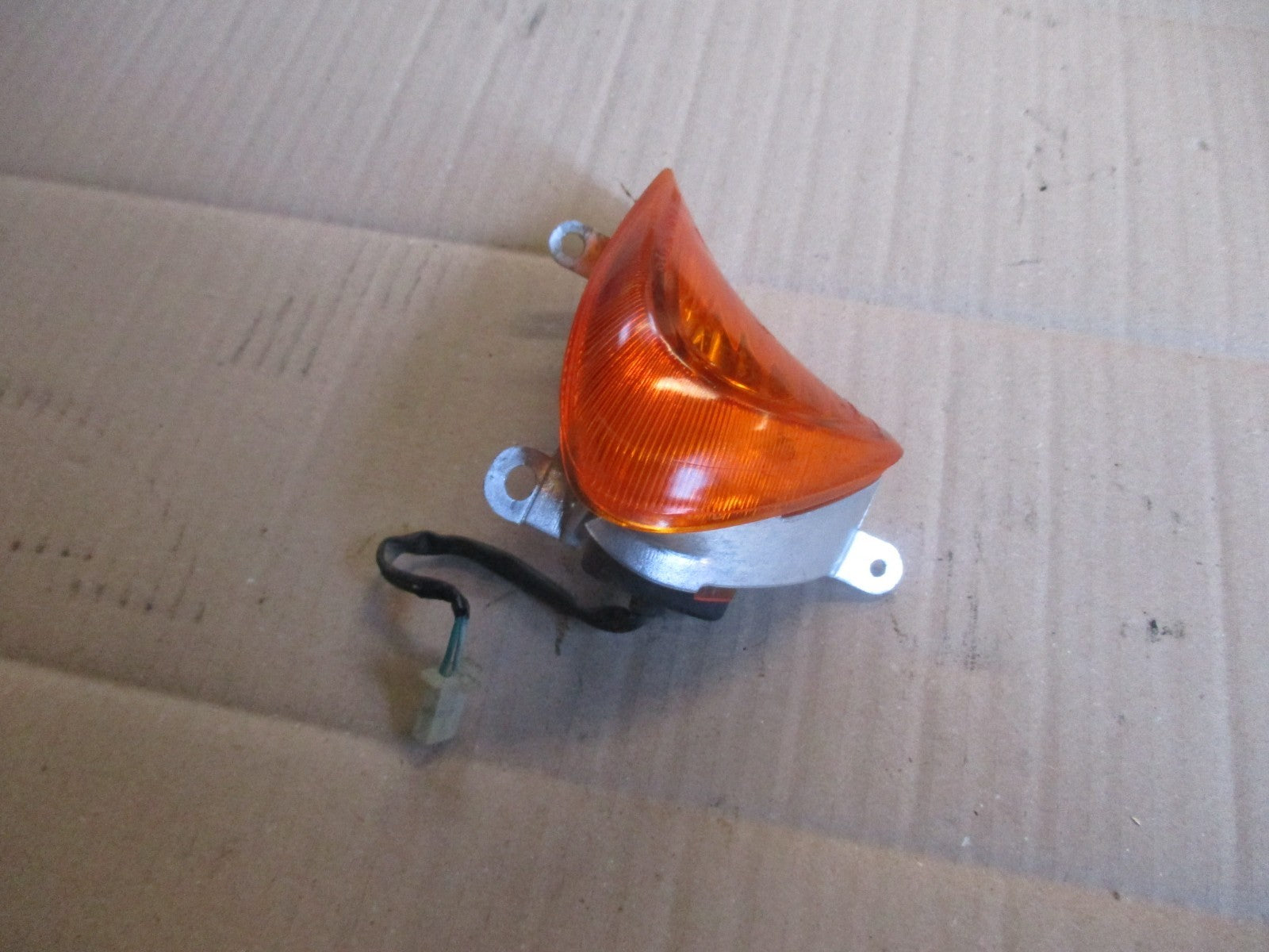 Clignotant avant droit pour Honda 125 XLV Varadéro - JC32