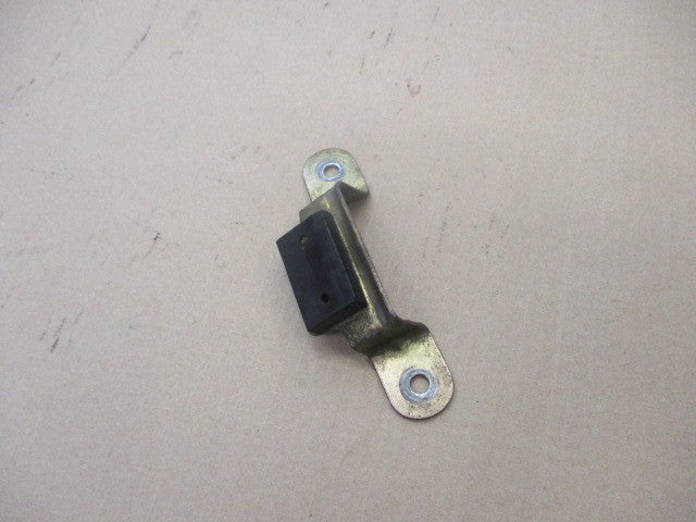 Plaque fixation arrière de réservoir pour Suzuki 600 DR - 650 DR - SN41A - SP41A