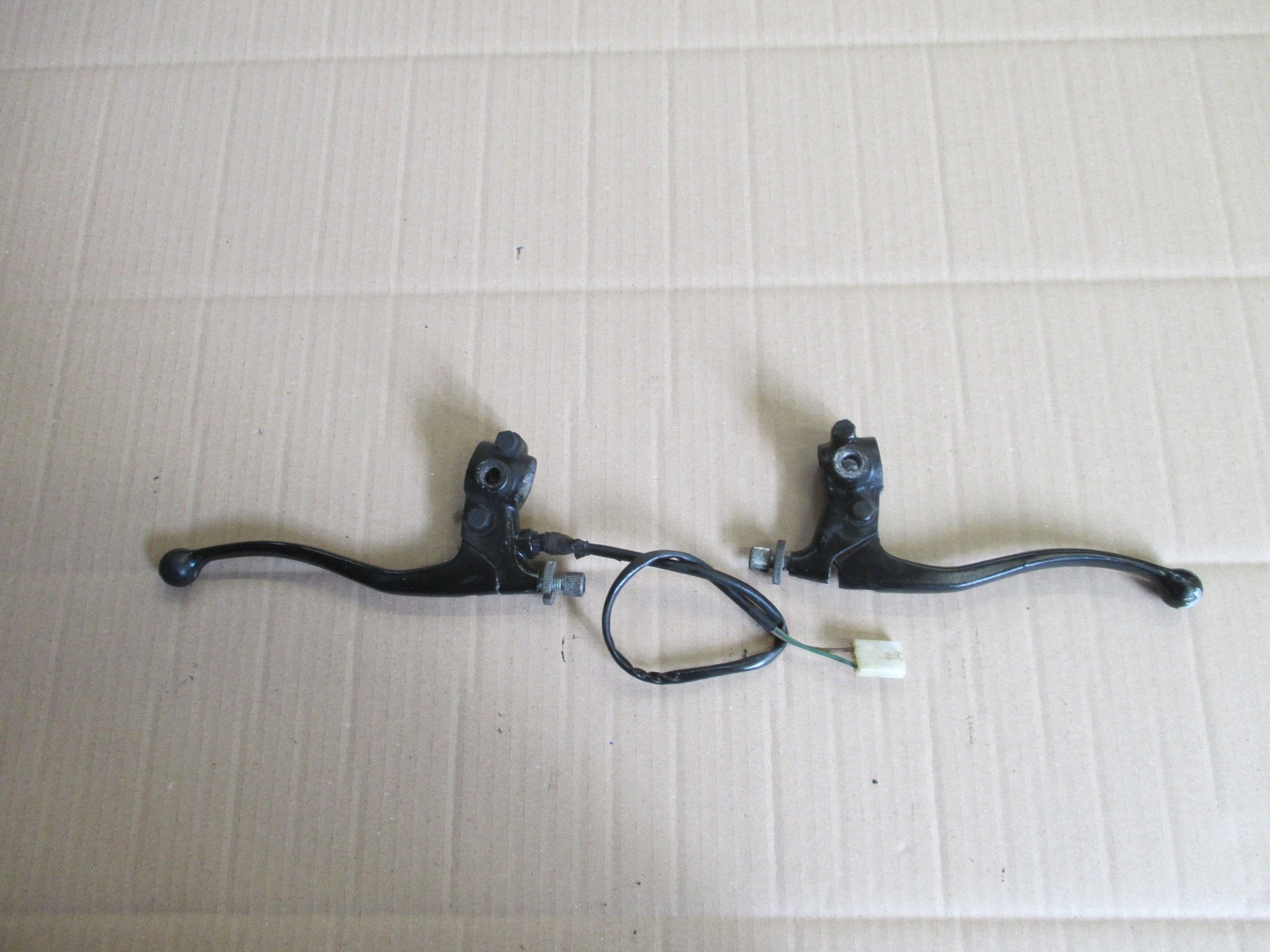 Poignée d'embrayage et de frein avant + contacteur pour Yamaha 125 DTMX - 2A8