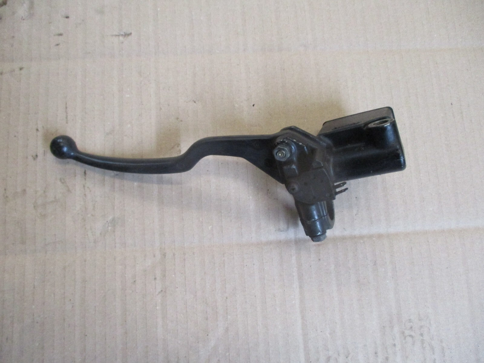 Maitre cylindre de frein avant pour Suzuki 125 GN - NF41A