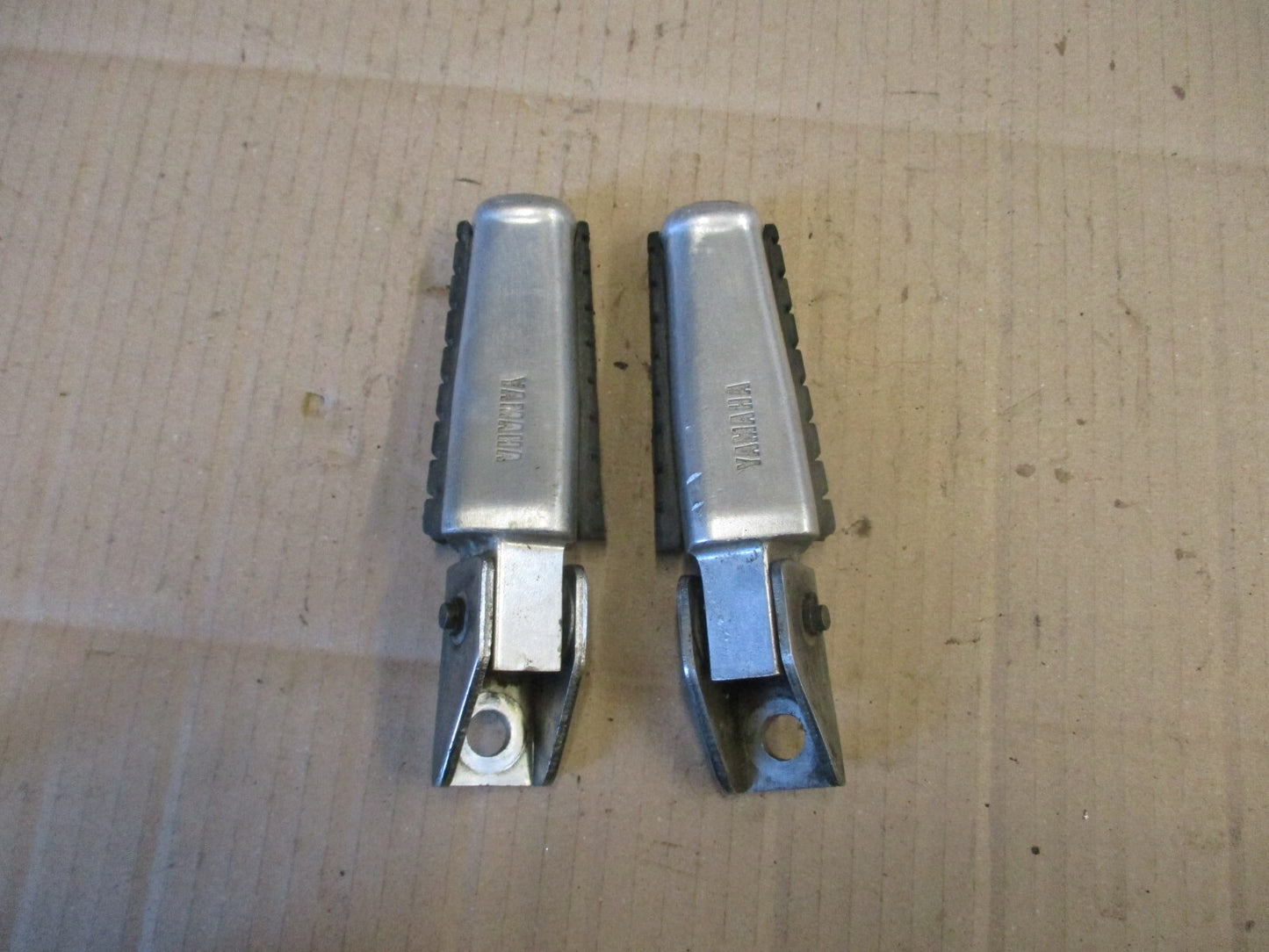 Cales pieds arrière pour Yamaha 535 XV Virago - 2YL