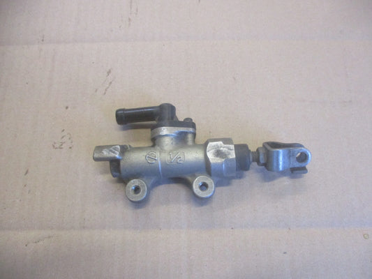 Maitre cylindre de frein arrière Honda 750 VFR - RC36 - Phase 1 - 1990 / 1993