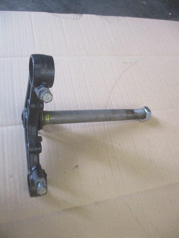 Té inférieur de fourche pour Honda 125 CM - JC05