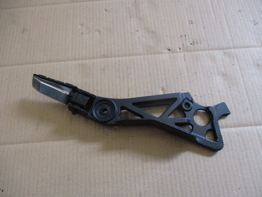 Platine cale pied arrière droite pour Yamaha 750 FZX - 2JE - 4AM
