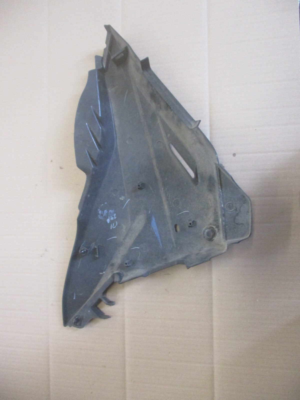 Cache latéral droit gris pour Honda 125 CBF - JC40A