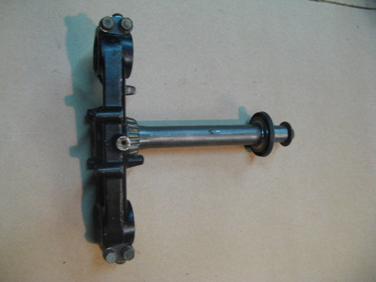 Té inférieur de fourche pour Suzuki 600 DR - 650 DR - SN41A - SP41A