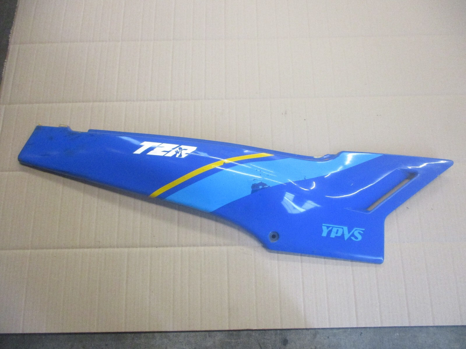 Cache latéral droit pour Yamaha 125 TZR - 2RL