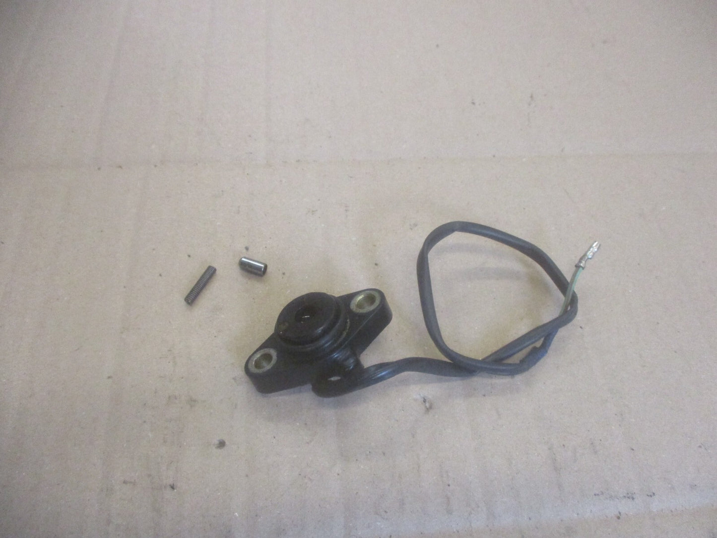 Contacteur de point mort + doigt + ressort pour Honda 125 CBF - JC40A