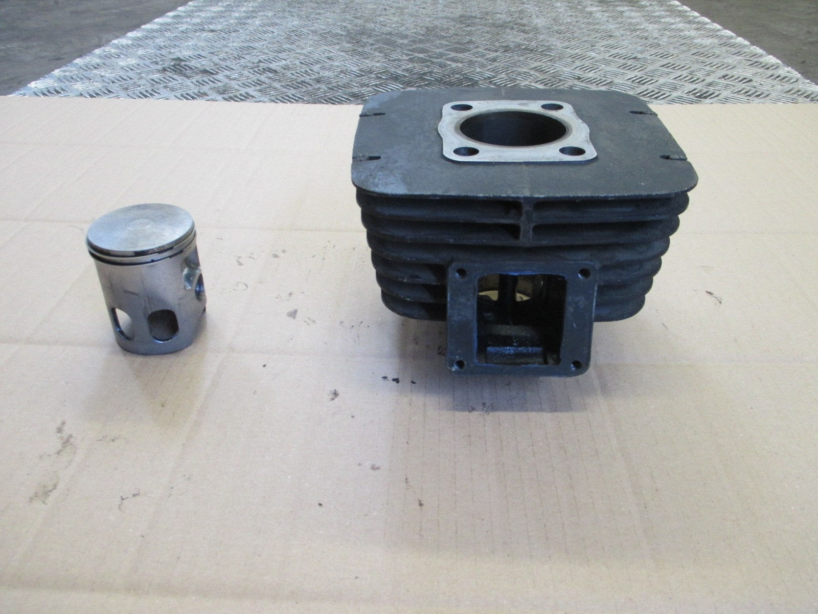 Cylindre / piston pour Yamaha 125 RS DX 1977 / 1980