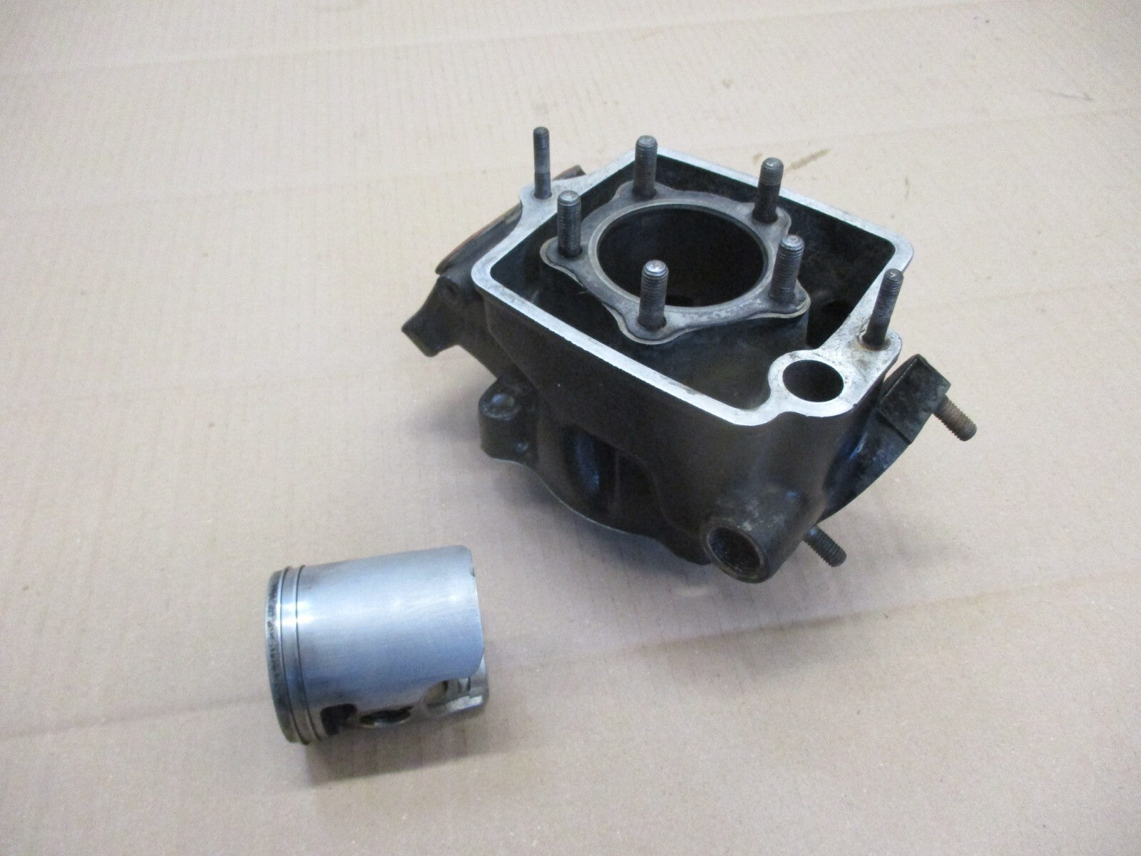 Cylindre / piston pour Honda 125 MTX - JD05 - JD07