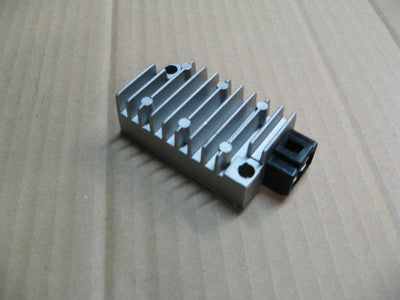 Régulateur NEUF pour Yamaha 850 TDM - 3VD